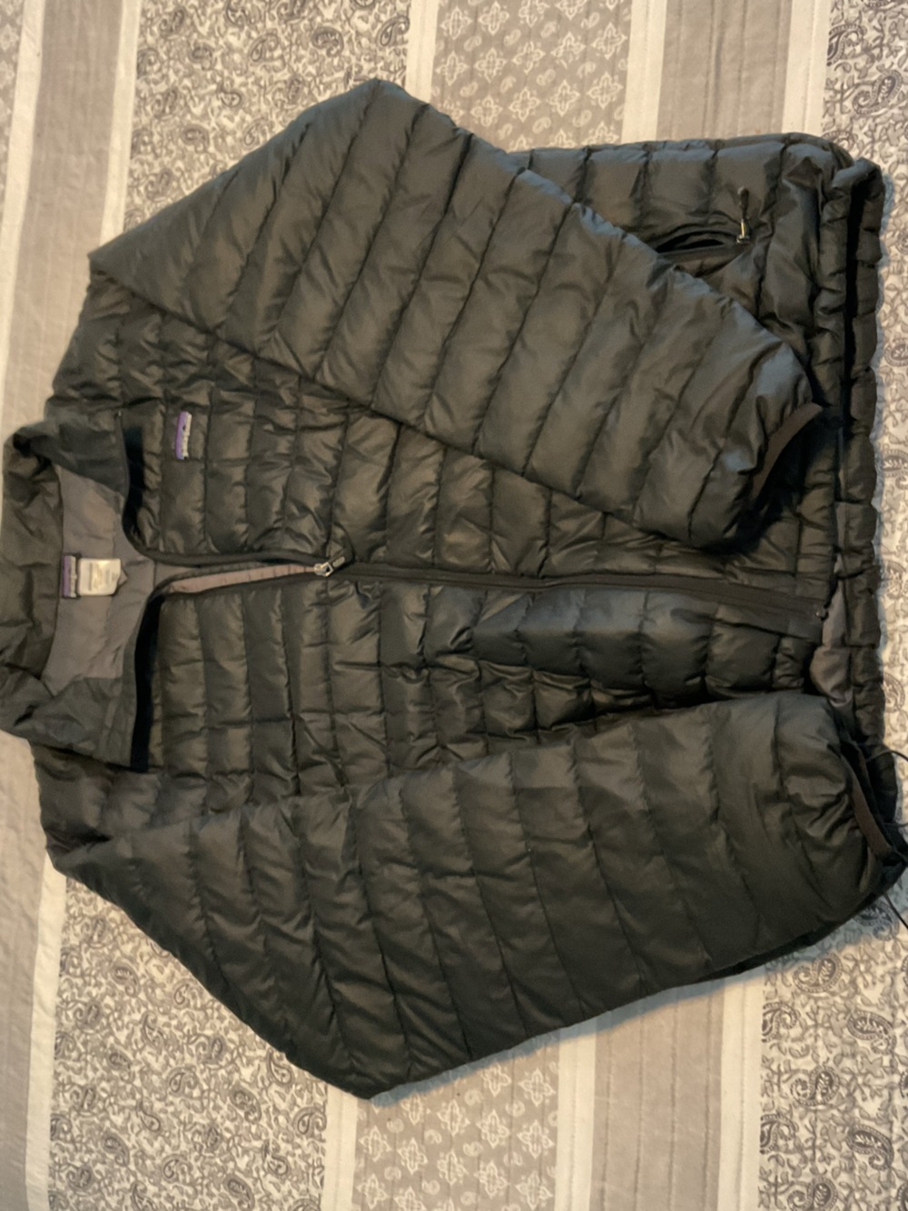 Patagonia Men's Black Quilted Puffer Jacket